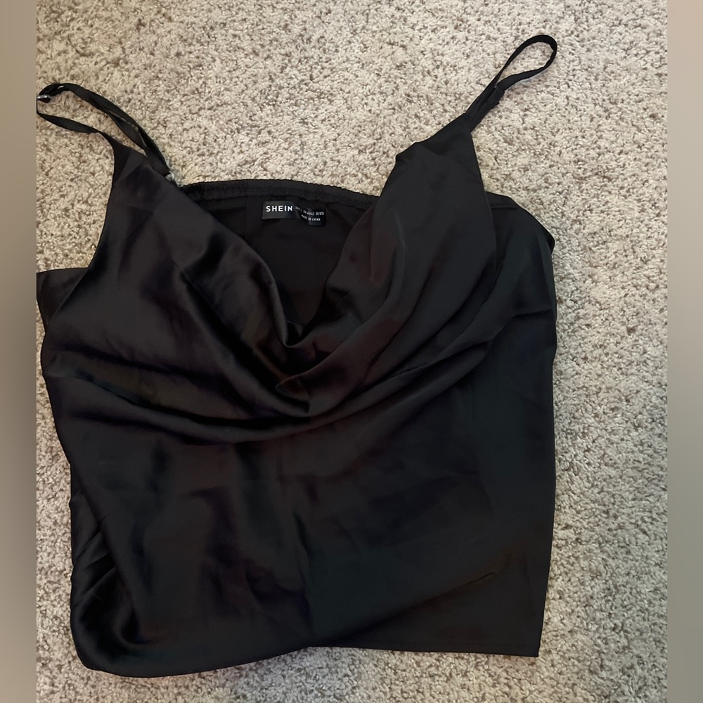 SHEIN Cropped Tank Scooped Neck
